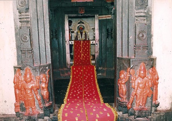 NIRANARSINGPUR,Shri Laxmi Narsimha Temple , Nira Narsingpur , lord nirshima